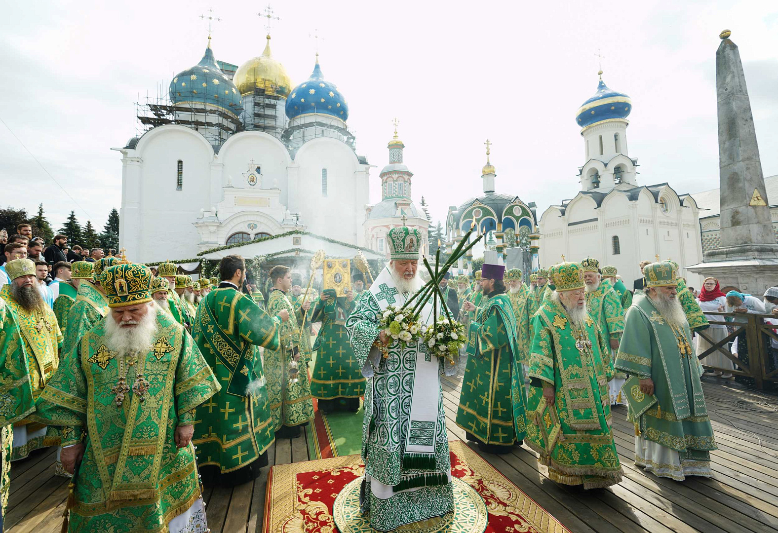 В день памяти преподобного Сергия Радонежского Предстоятель Русской Церкви  совершил Литургию в Троице-Сергиевой лавре: новость ОВЦС